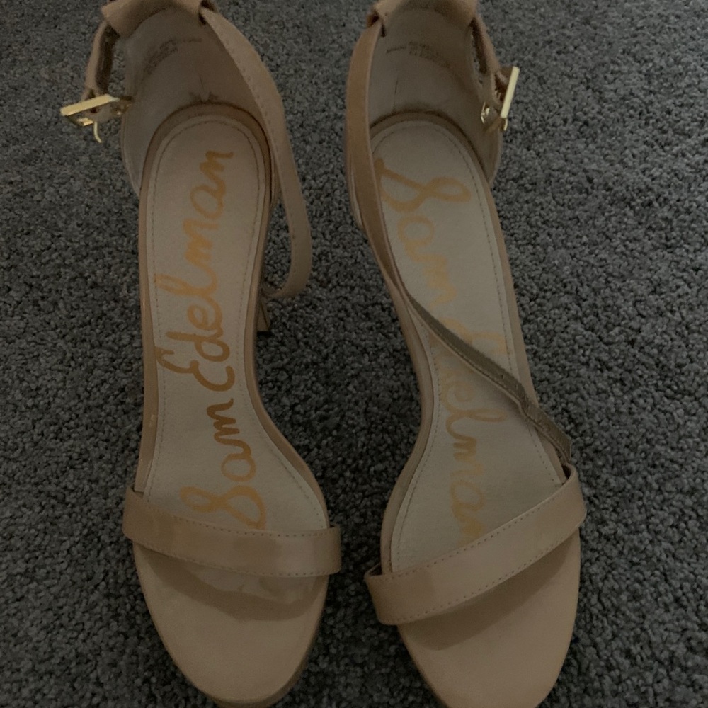 Woman’s Shoes